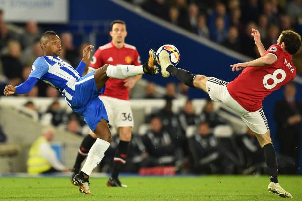 他多次在重 他多次在重